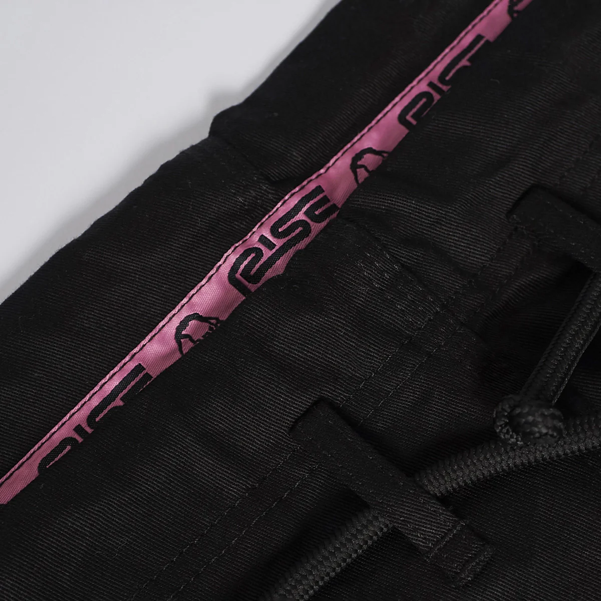 BJJ Gi Manto Rise 2.0 Negro-rosa - Image 11