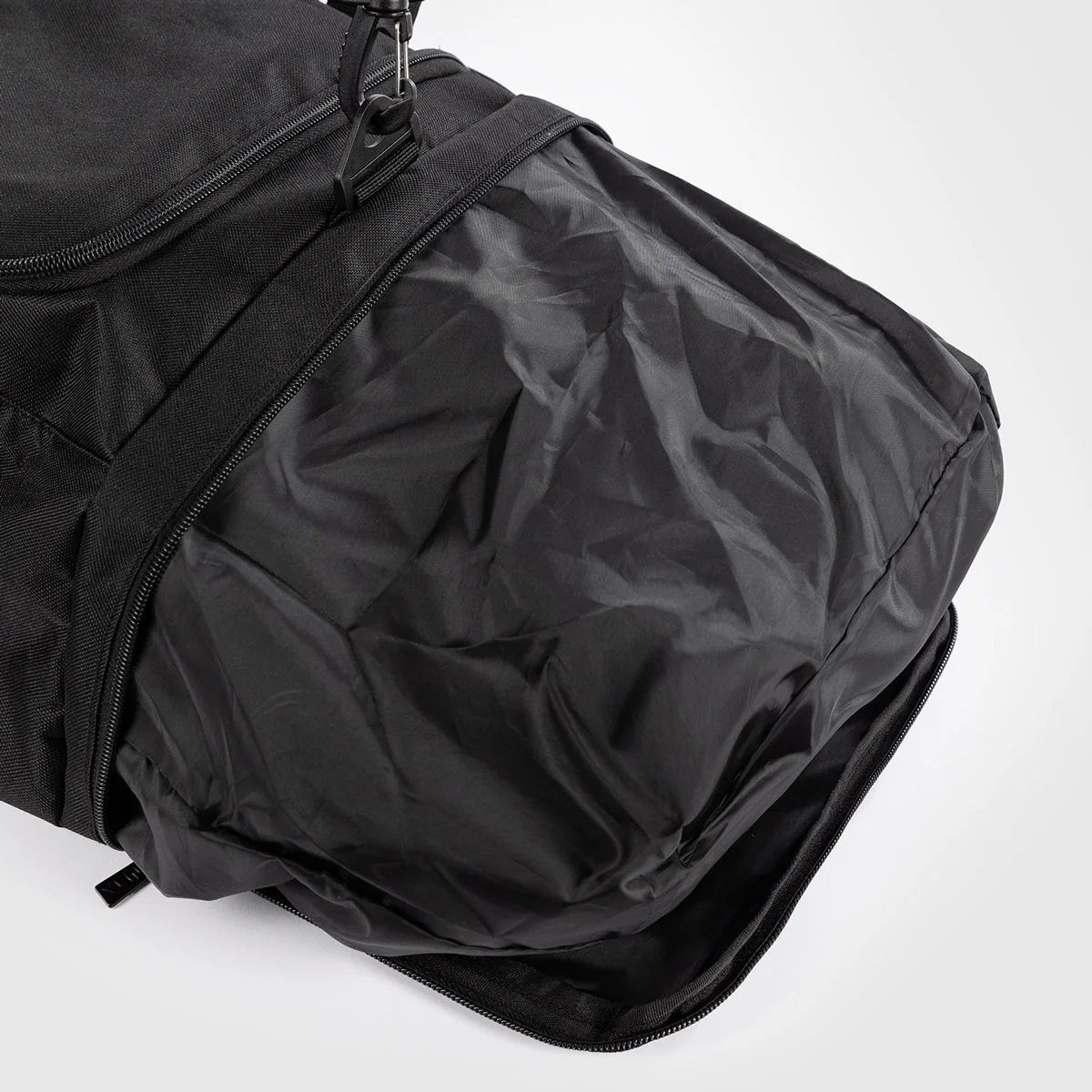 bolsa Venum Essential 37 Lt Negro - Image 5