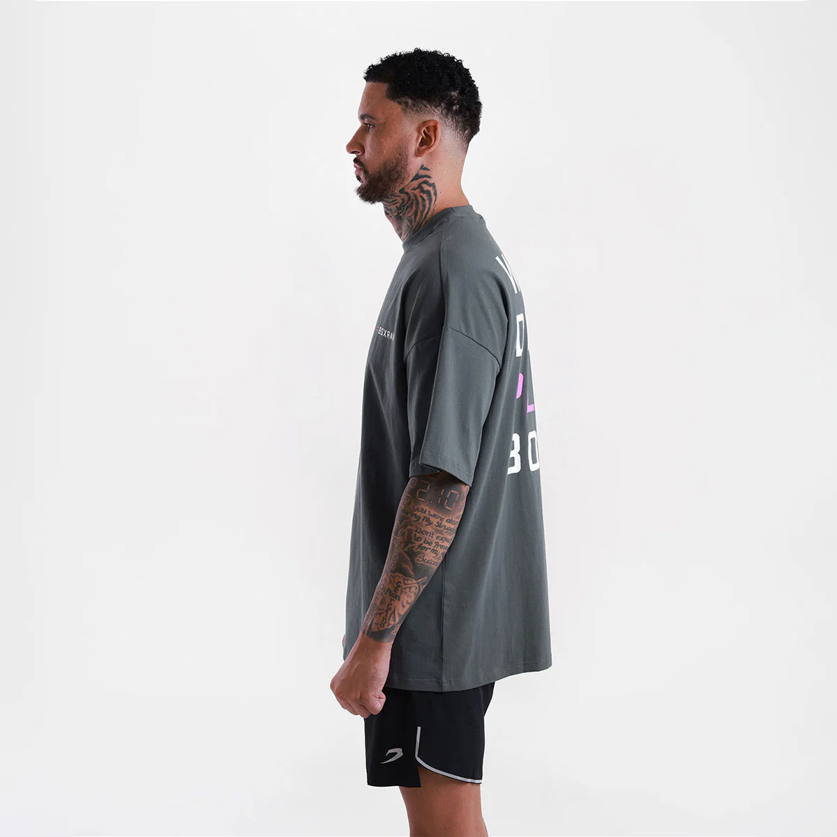 Camiseta Boxraw We Don't Play Boxing Oversize Gris-rosa - Image 3