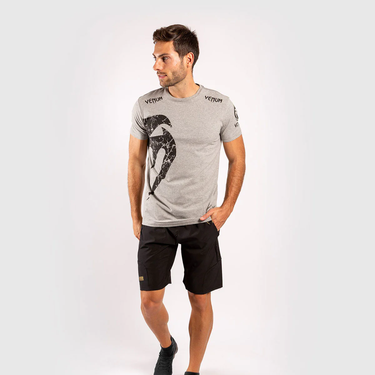 Camiseta en Algodón Venum Giant Gris-Negro  - Image 7