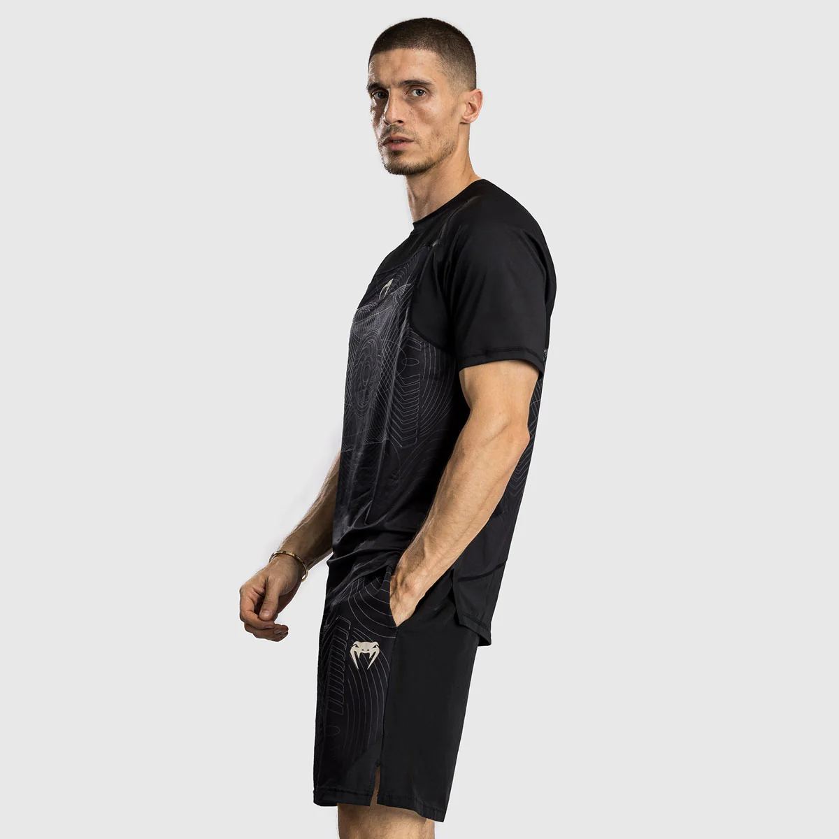Camiseta Venum Air Dry Tech Negro  - Image 2