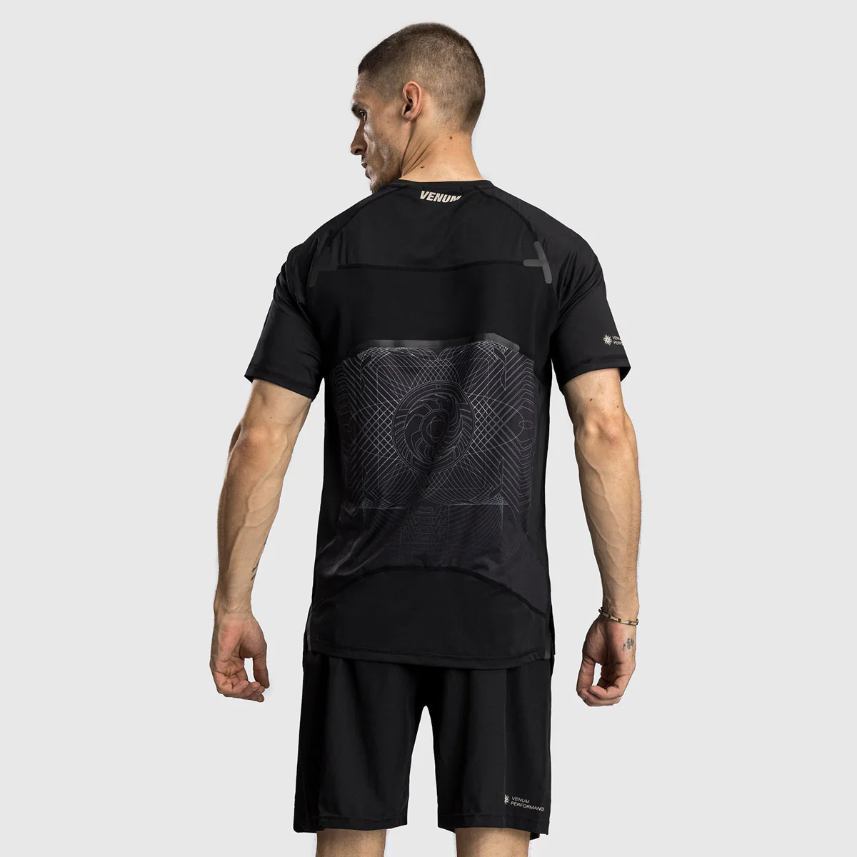 Camiseta Venum Air Dry Tech Negro  - Image 3
