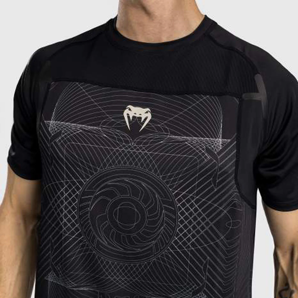 Camiseta Venum Air Dry Tech Negro  - Image 5