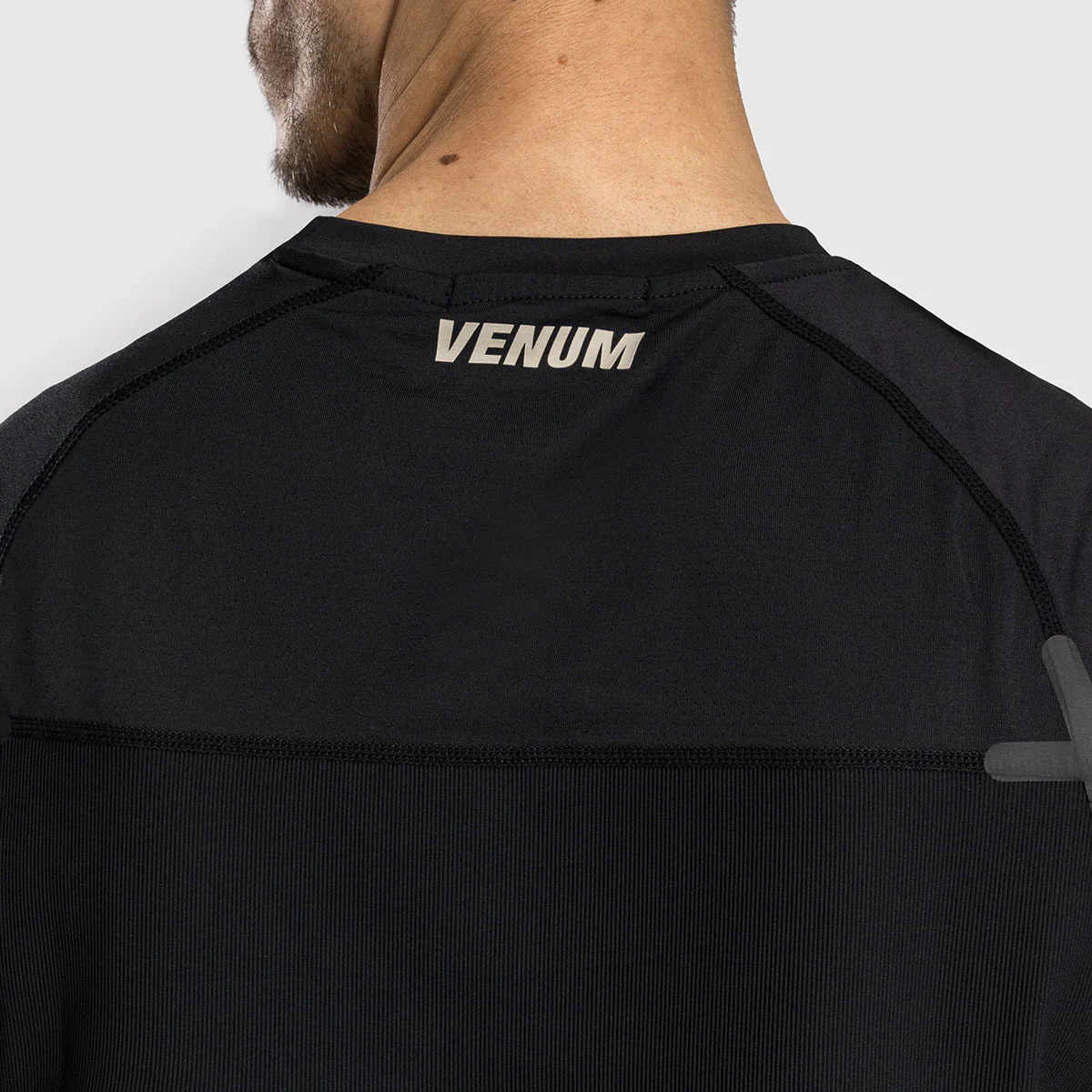 Camiseta Venum Air Dry Tech Negro  - Image 7