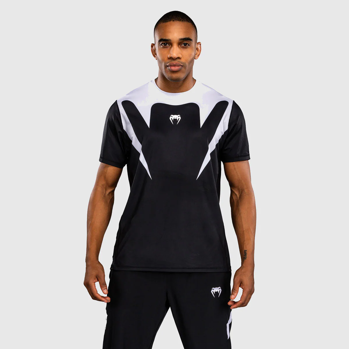 Camiseta Venum Attack 90 Dry Tech Negro-blanco