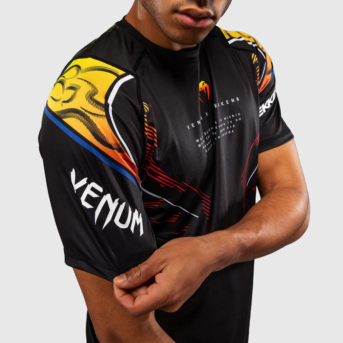Camiseta Venum Dry Tech Tekken 8 Yoshimitsu Negro-naranja  - Image 5