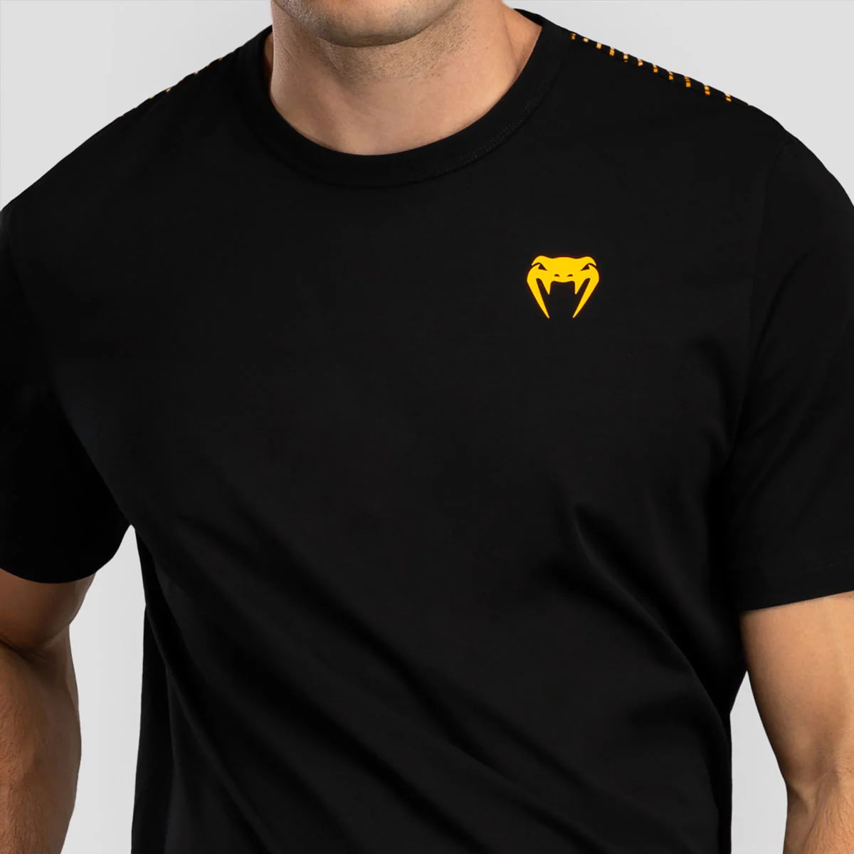 Camiseta Venum Quetzal Fury Negro-rojo  - Image 3