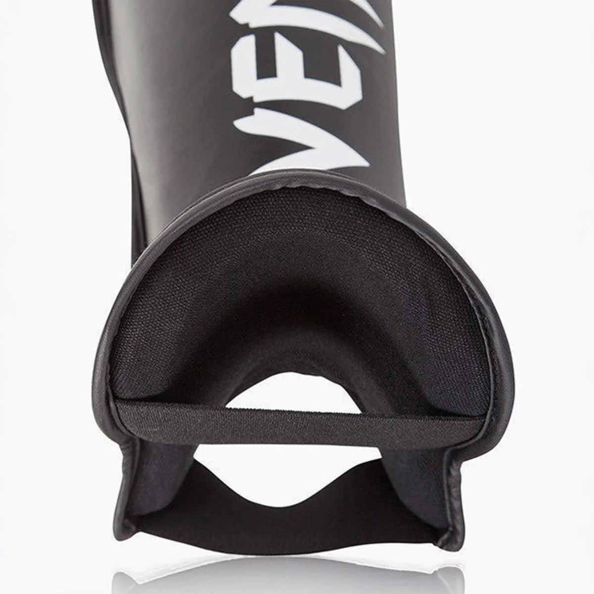 Espinilleras Venum Challenger Negro Blanco  - Image 4