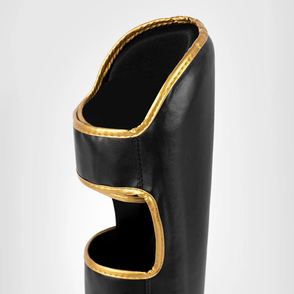 Espinilleras Venum Challenger Negro-oro  - Image 4