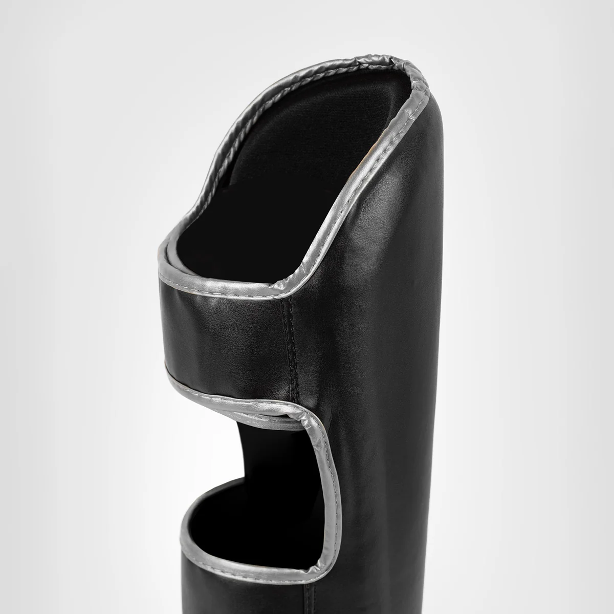 Espinilleras Venum Challenger Negro-plata - Image 4