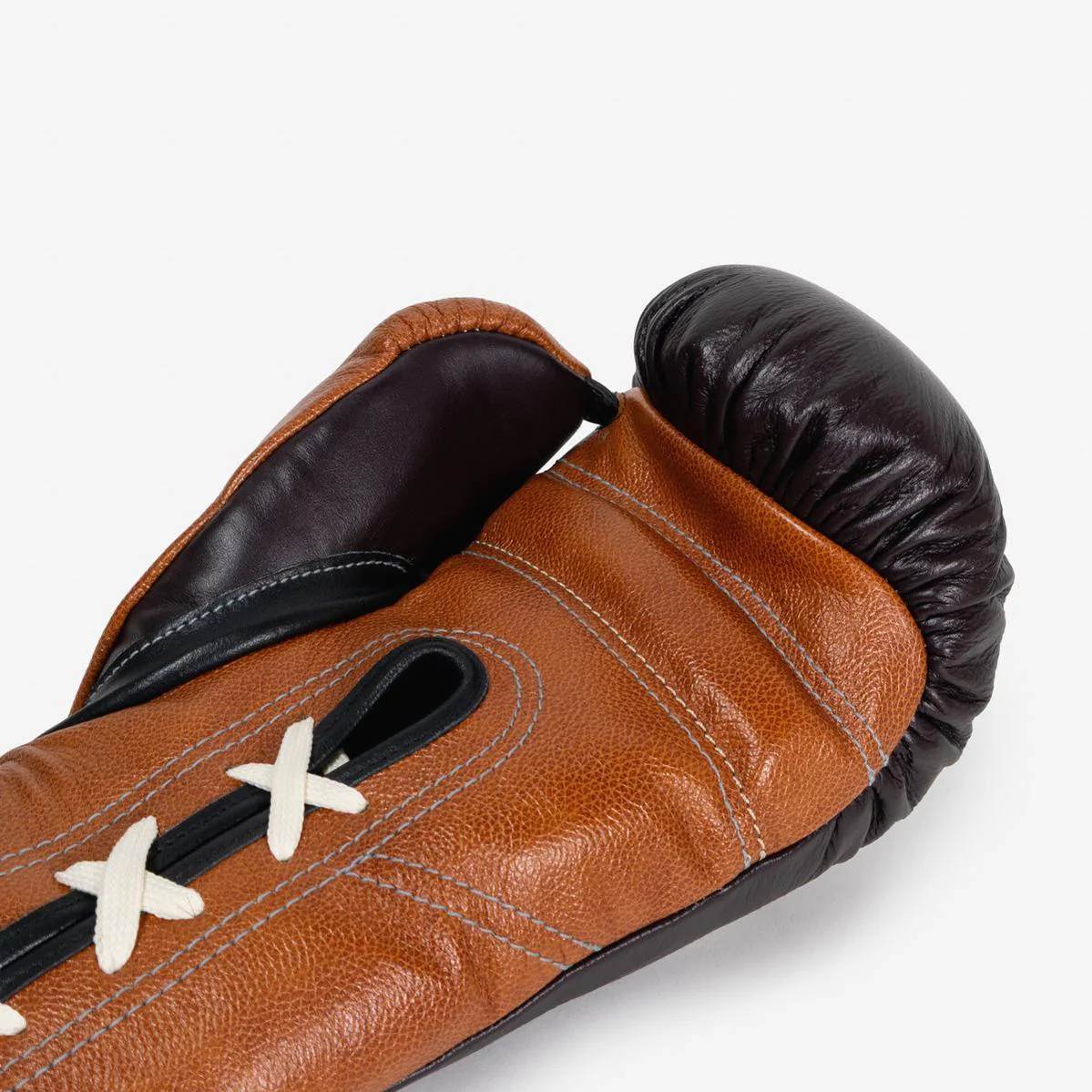 Guantes de boxeo Di Nardo con Cordones 14 Oz Borgoña-coñac - Image 9