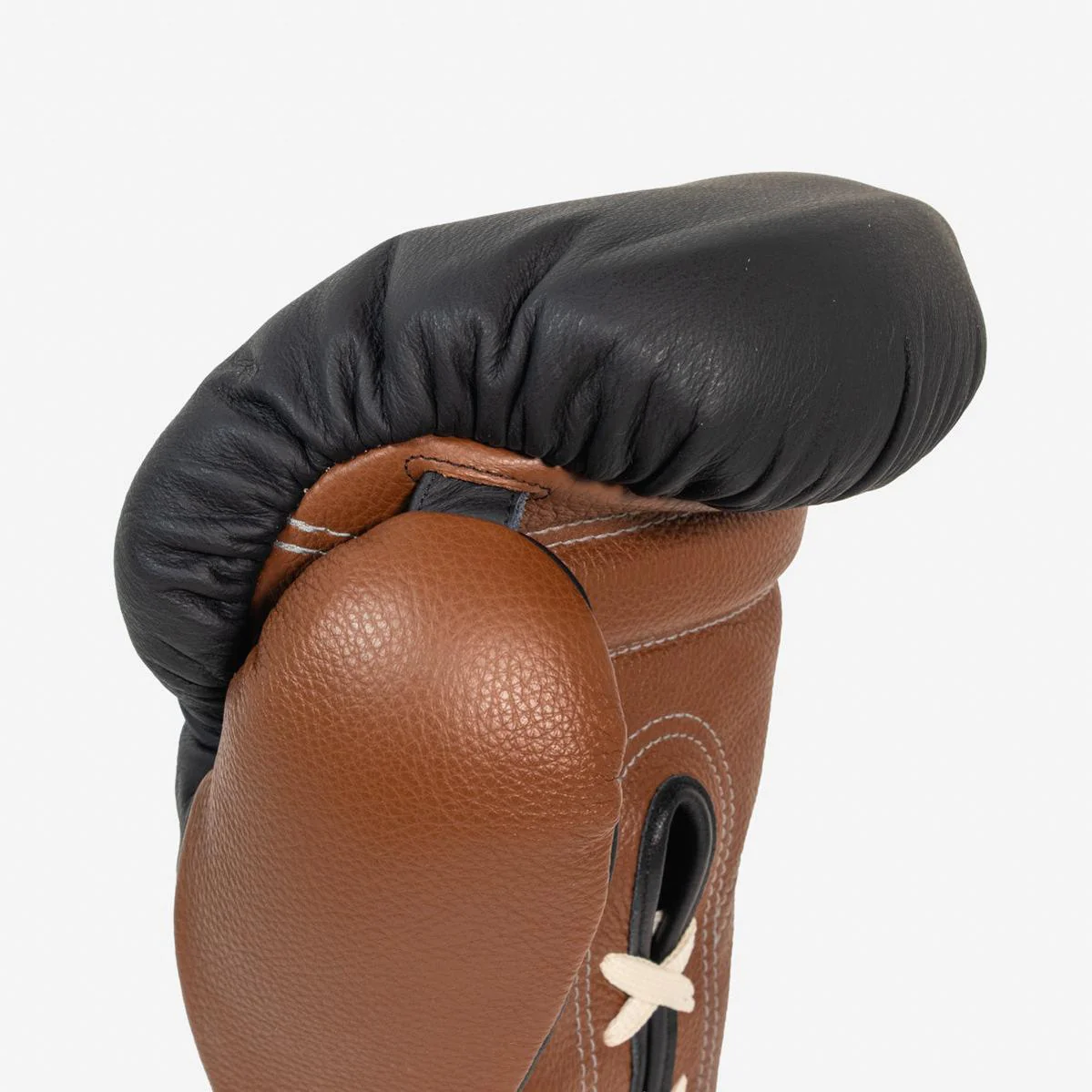 Guantes de boxeo Di Nardo con Cordones 18 Oz Negro-marrón  - Image 7