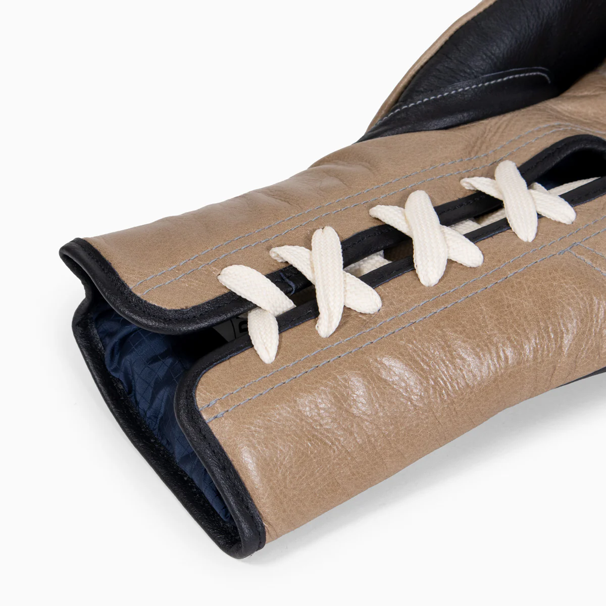 Guantes de boxeo Di Nardo con cordones Negro-Beige 12 oz  - Image 9