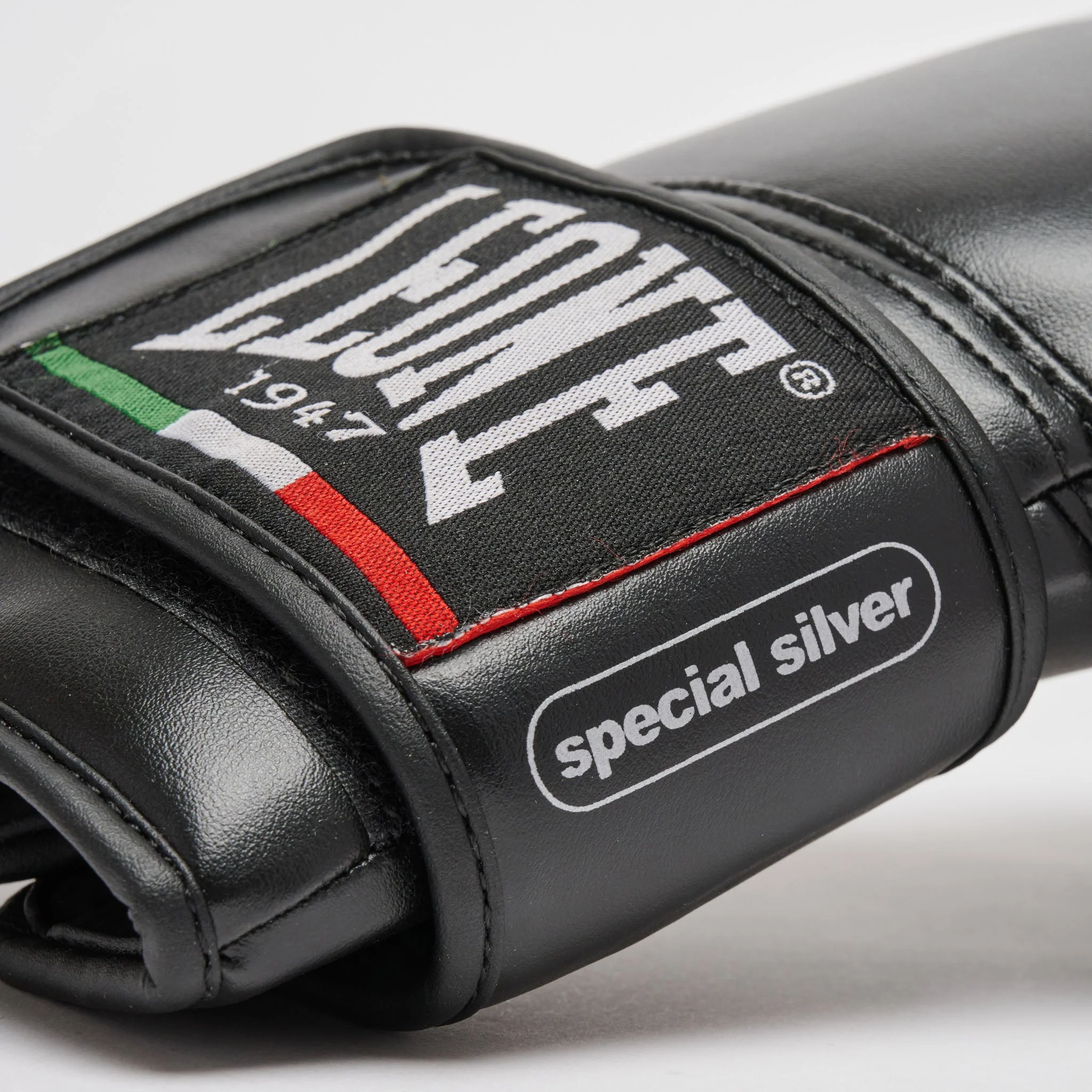 Guantes de boxeo Leone Thunder GN383  - Image 31