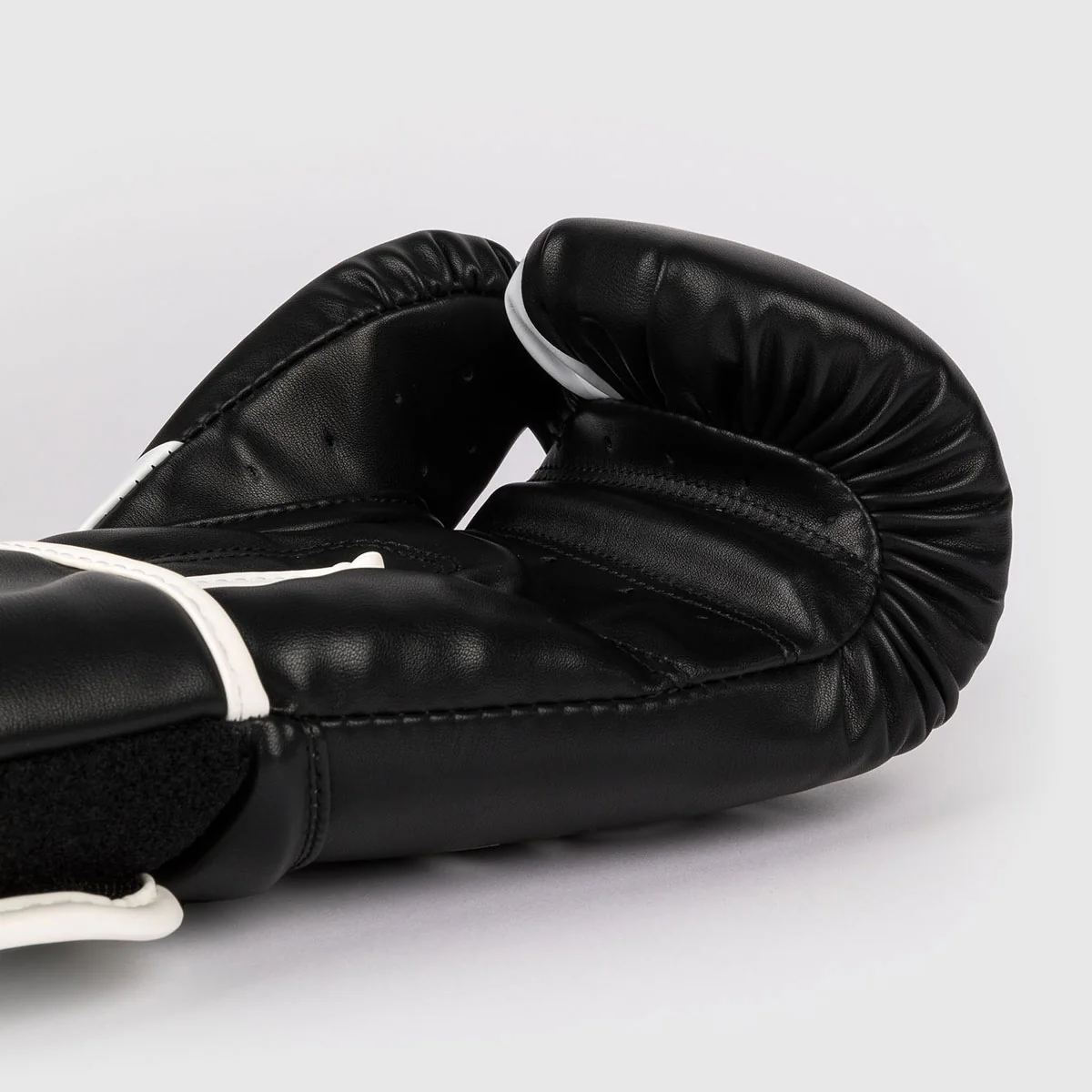 Guantes de boxeo Venum Challenger 2.5 Negro-blanco  - Image 3