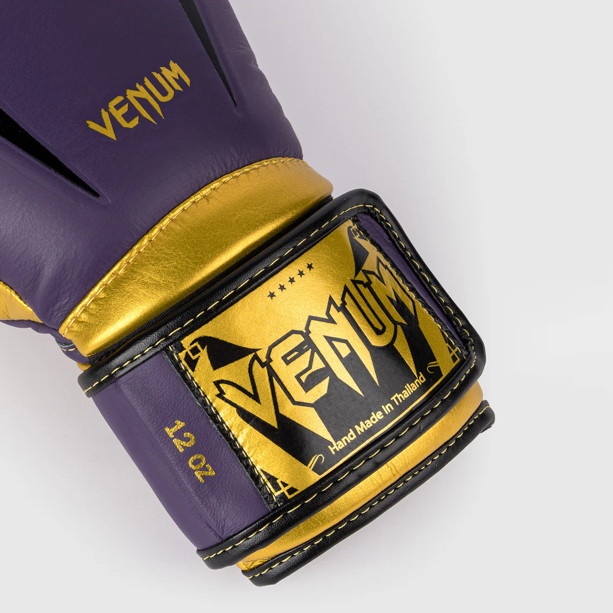 Guantes de boxeo Venum Giant 3.0 Edición Especial Violeta-oro - Image 3