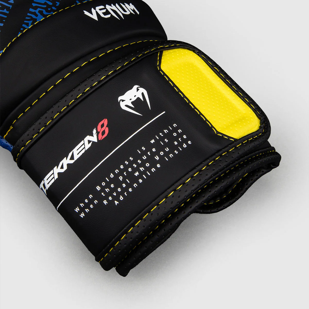 Guantes de boxeo Venum Tekken 8 King Negro-amarillo  - Image 4
