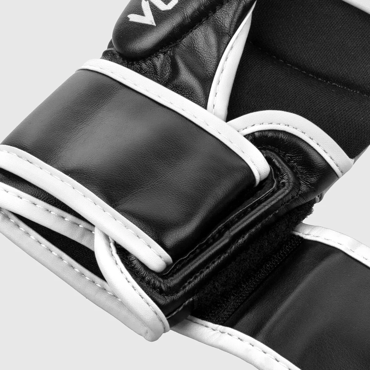 Guantes MMA 7 Oz Venum Challenger 3.0 - Image 10