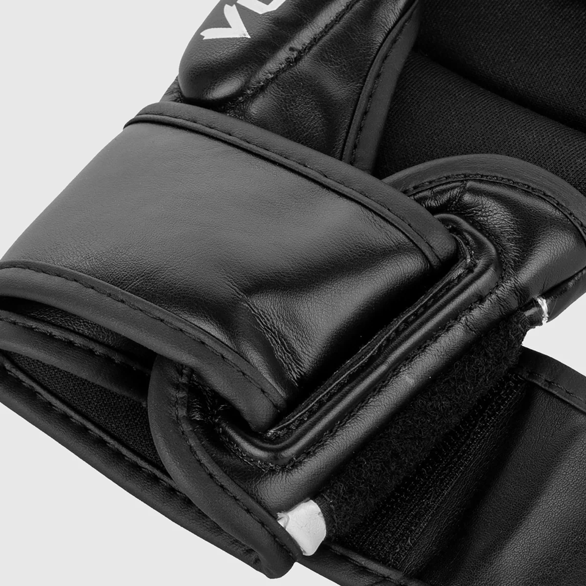 Guantes MMA 7 Oz Venum Challenger 3.0 - Image 4