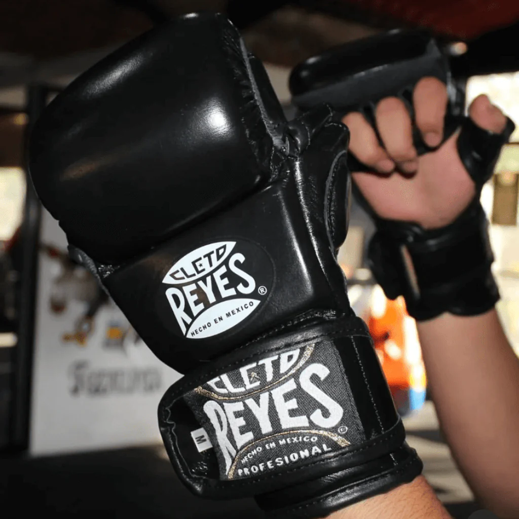 Guantes MMA Cleto Reyes Entrenamiento de Black Mamba - Image 6