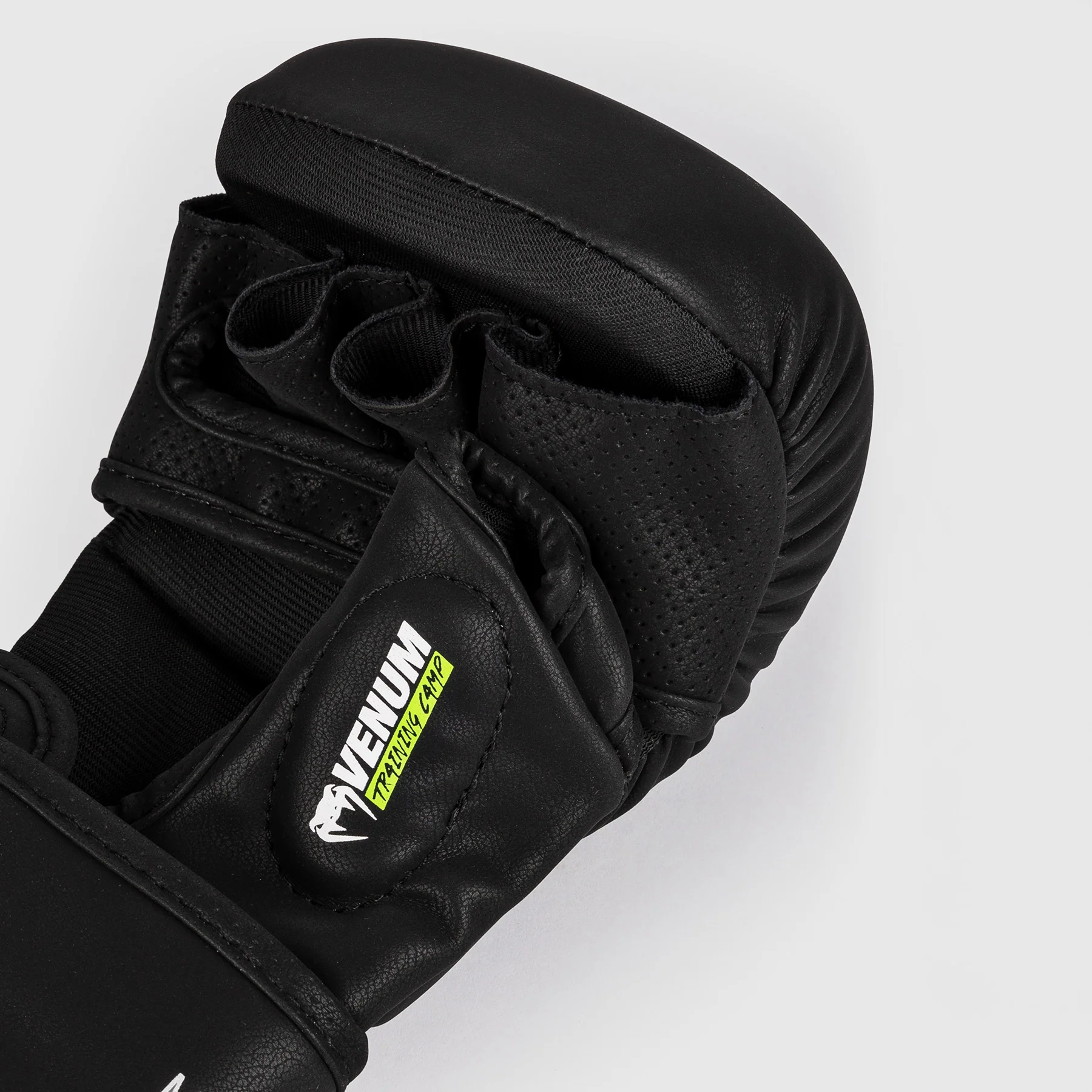 Guantes MMA 7 Oz Venum Training Camp 4.0 sparring - Image 4