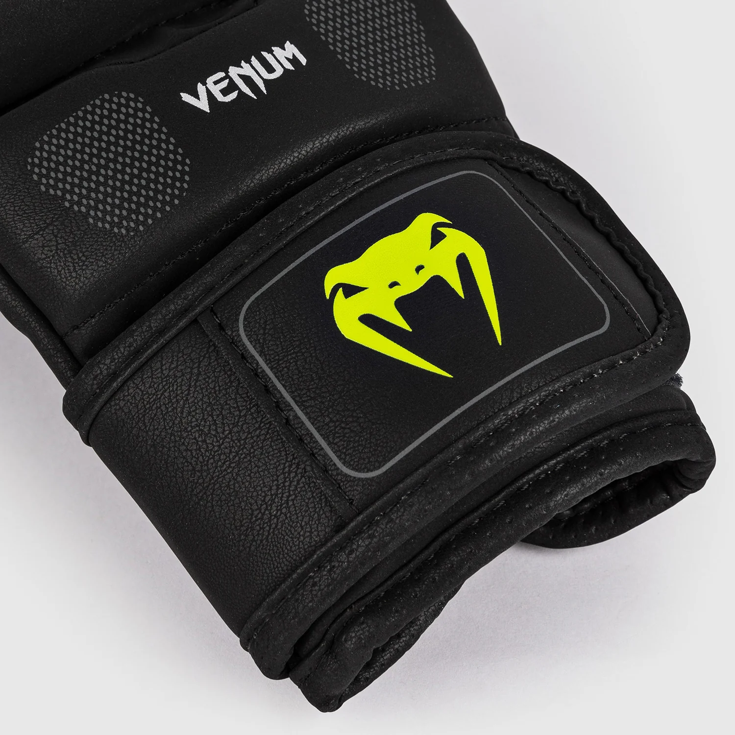 Guantes MMA 7 Oz Venum Training Camp 4.0 sparring - Image 5
