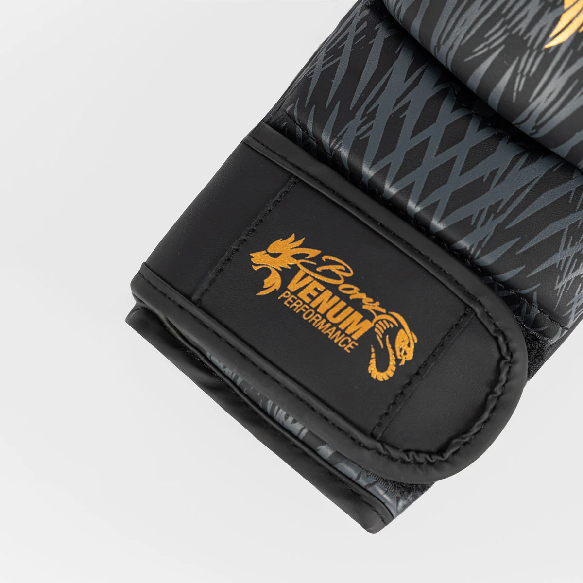 Guantes MMA Venum x Chimaev Wild Borz Negro - Image 4