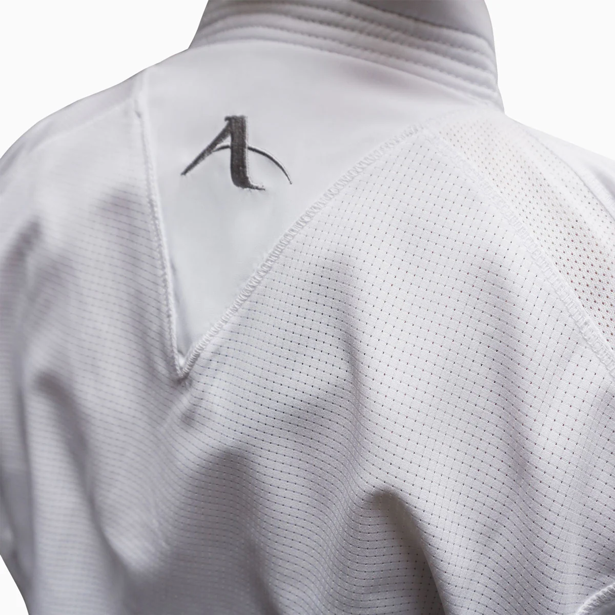 Karategui Arawaza Kumite Deluxe Evo WKF bordado blanco - Image 2
