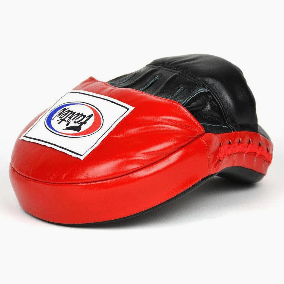 Manoplas de boxeo Fairtex Ultimate Contoured FMV9 Negro-rojo  - Image 2