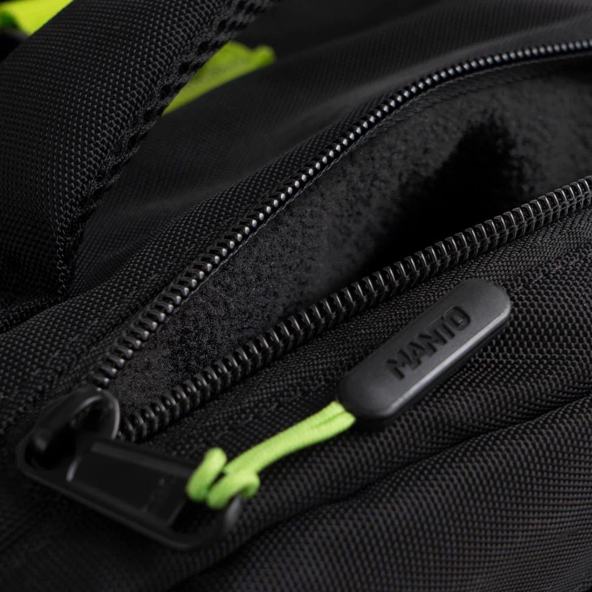 Mochila Manto SOCIETY Convertible XL Negro-verde - Image 6