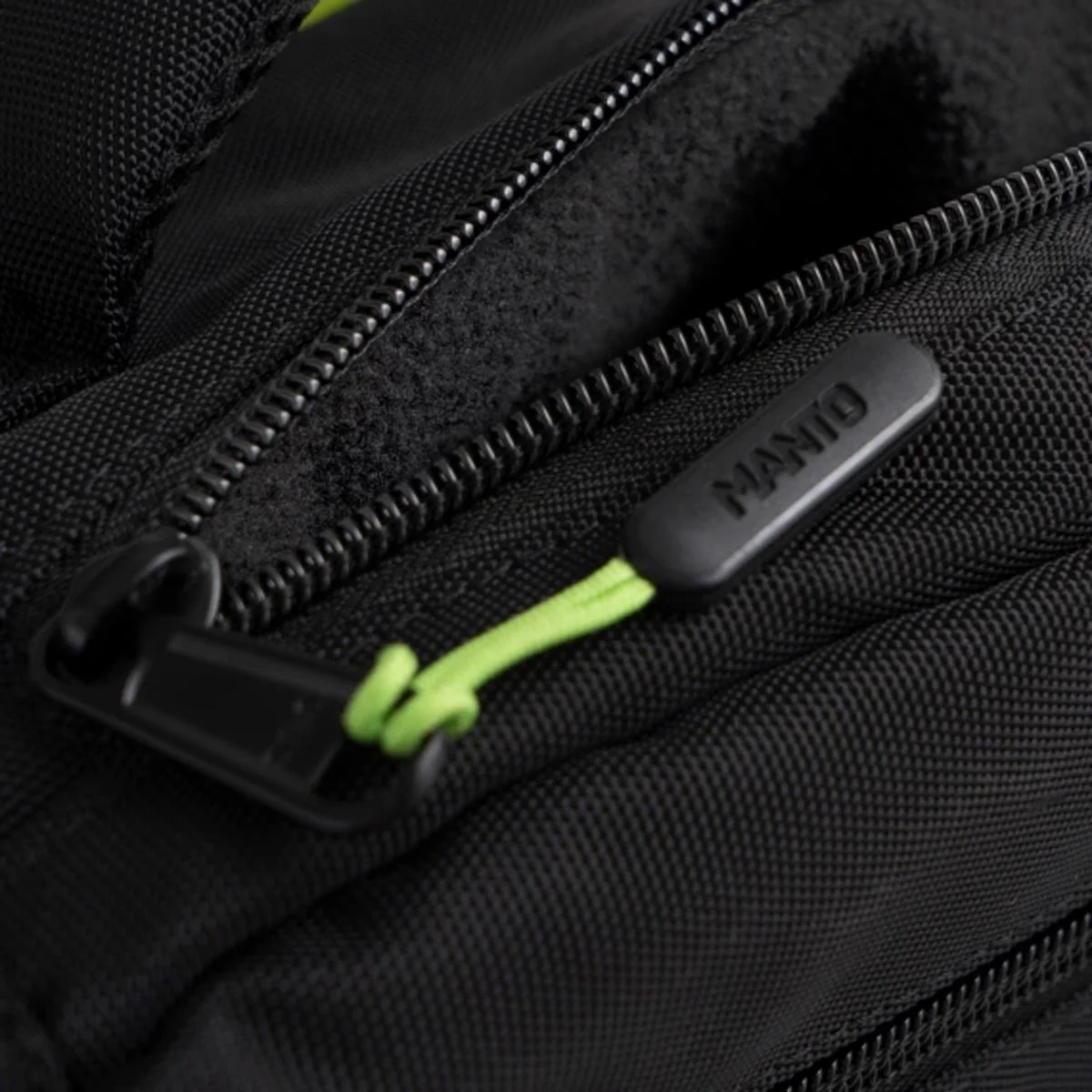 Mochila Manto SOCIETY Convertible XL Negro-verde - Image 9