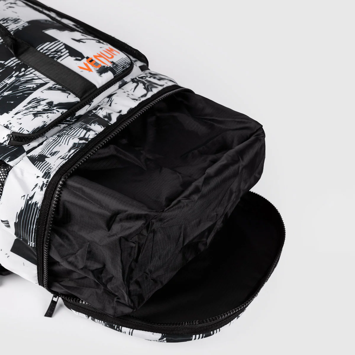 Mochila Venum UFC Zenith Semana de Pelea Auténtica  - Image 7