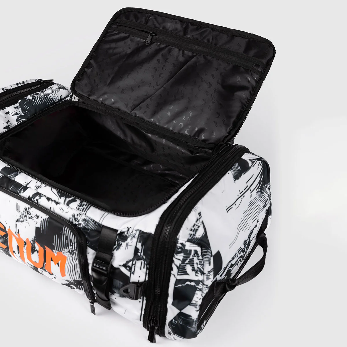 Mochila Venum UFC Zenith Semana de Pelea Auténtica  - Image 9