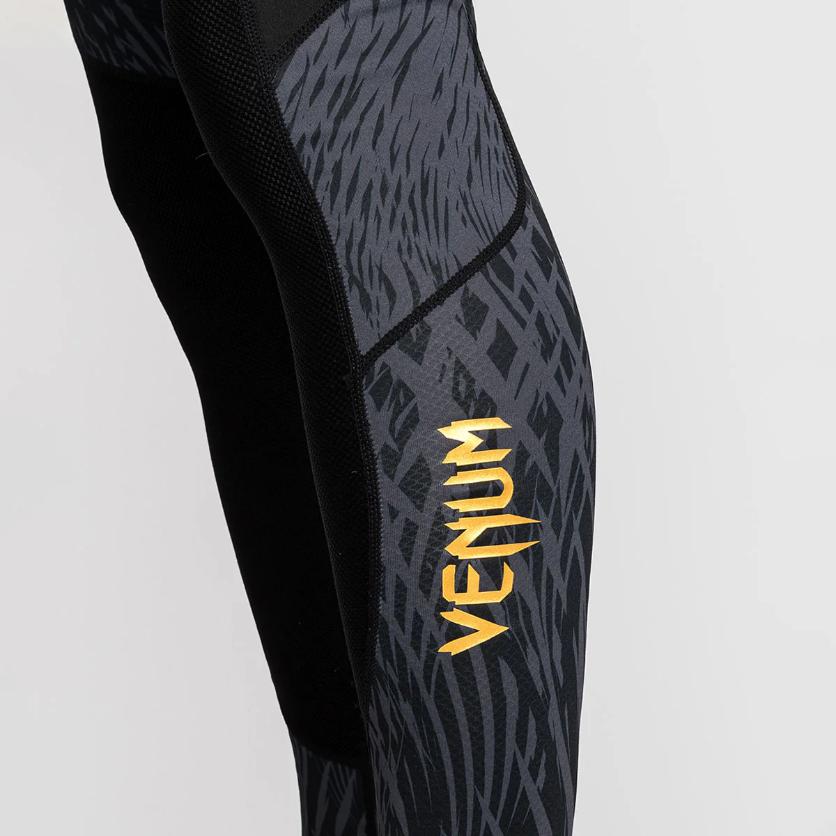 Pantalones de compresión Venum x Chimaev Wild Borz Negro  - Image 7