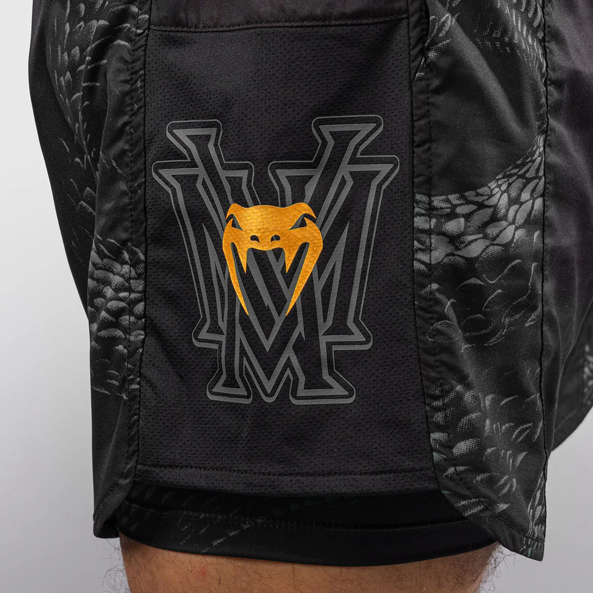 Pantalones cortos de entrenamiento Venum Matupa Negro-gris  - Image 5
