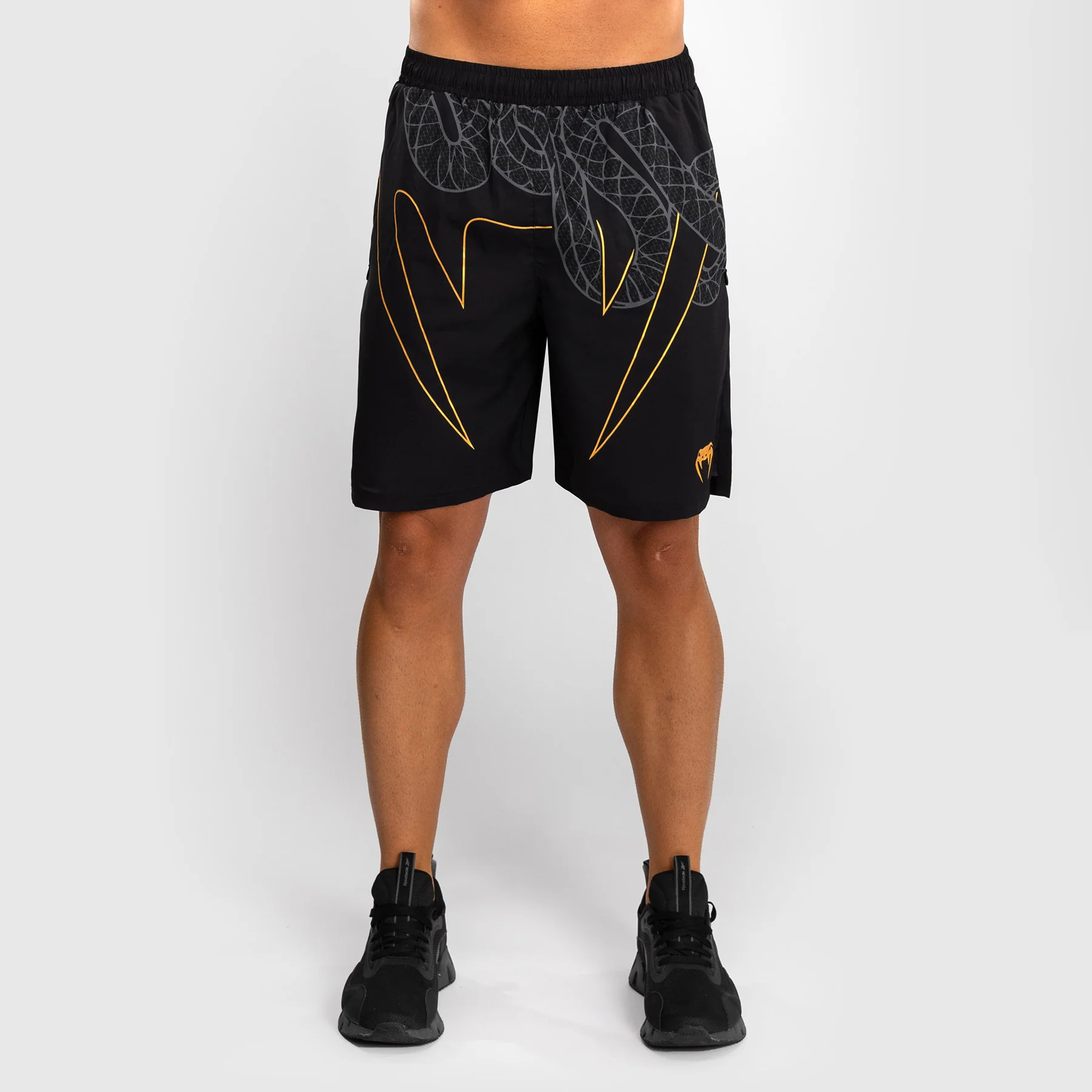 Pantalones cortos de entrenamiento Venum Serpenti Negro