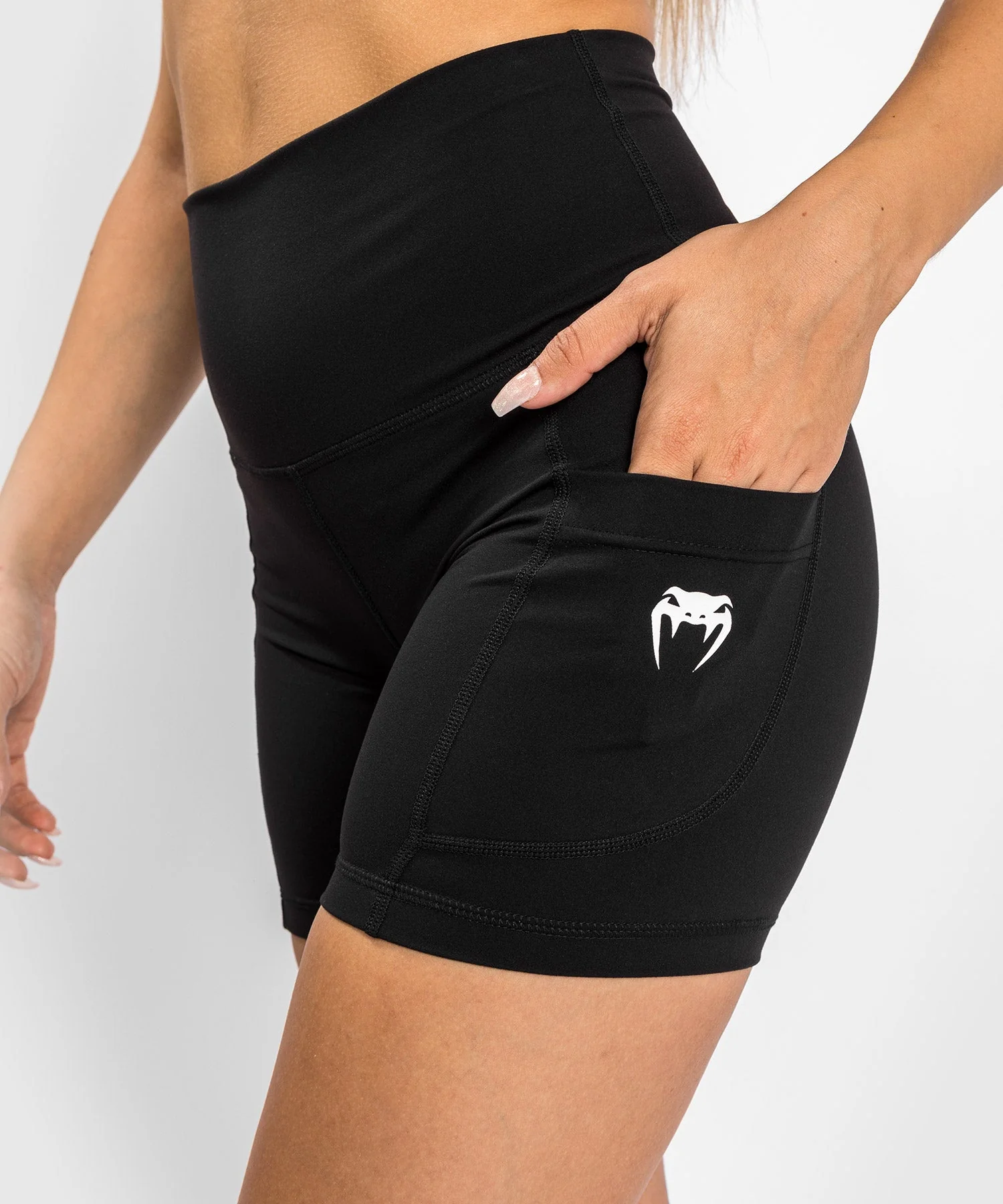 Shorts mujer Venum Essential  - Image 4