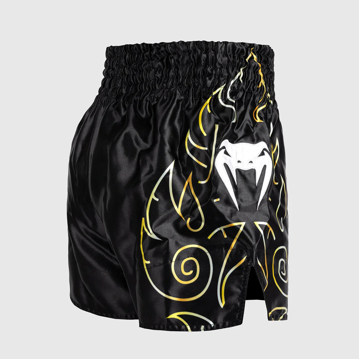 Pantalones cortos kick-tailandés Venum Llamas VTC Negro-oro - Image 3