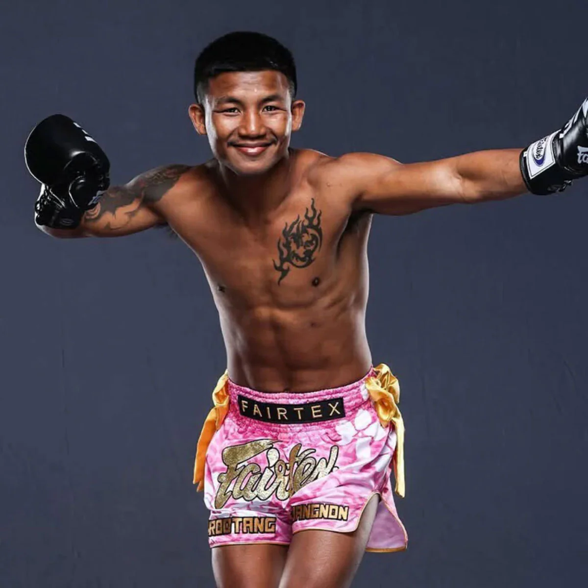 Pantalones cortos kick-thai Fairtex Sakura Edición Limitada  - Image 6