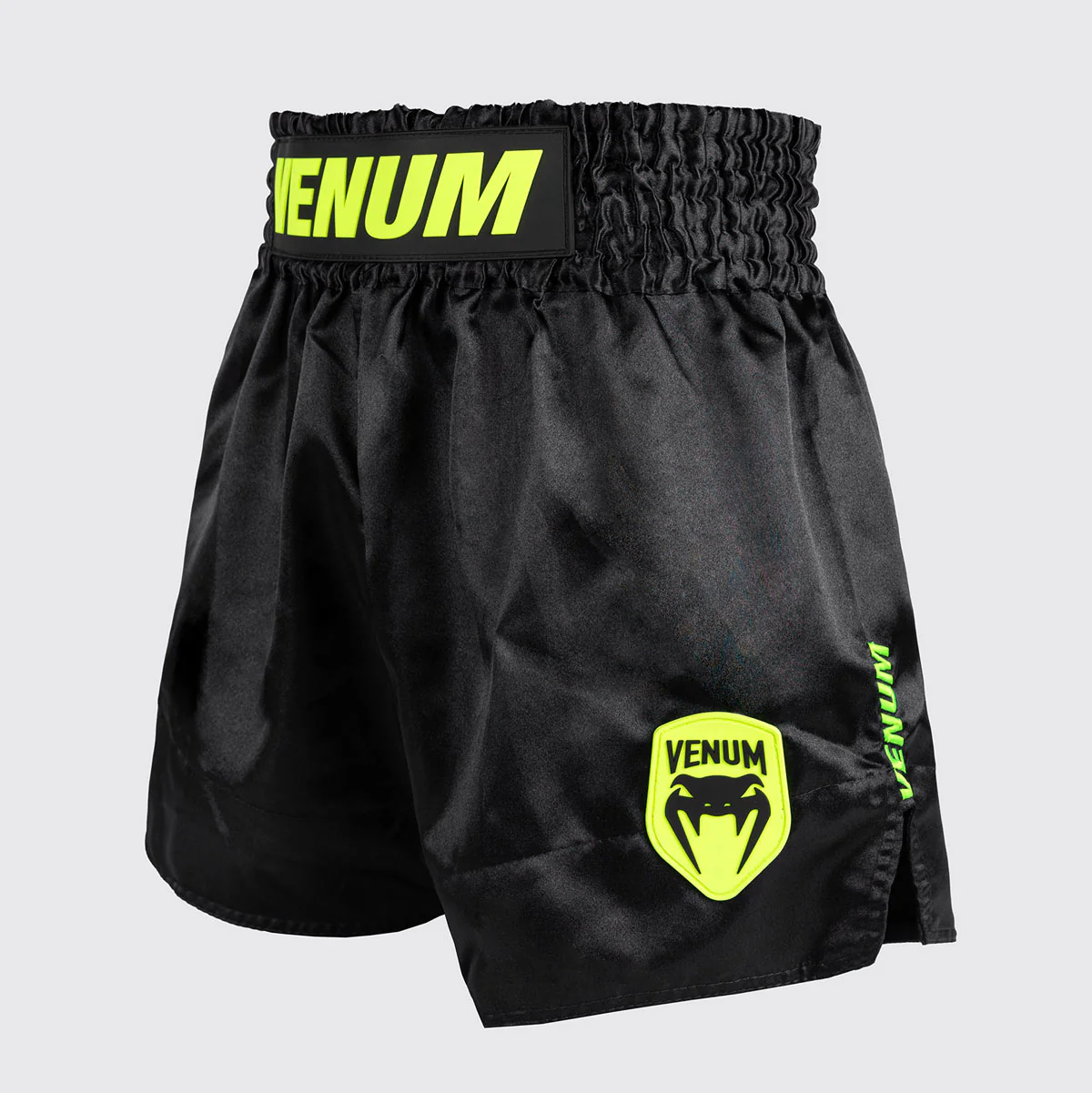 Pantalones cortos kick-tailandés Venum Classic Evo Negro-amarillo - Image 2