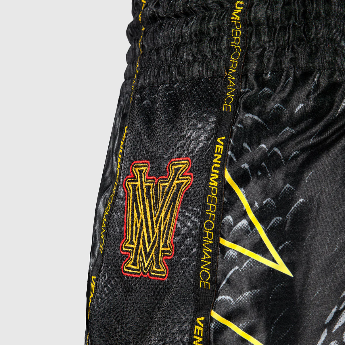 Pantalones cortos kick-thai Venum Matupa Negro-gris - Image 5