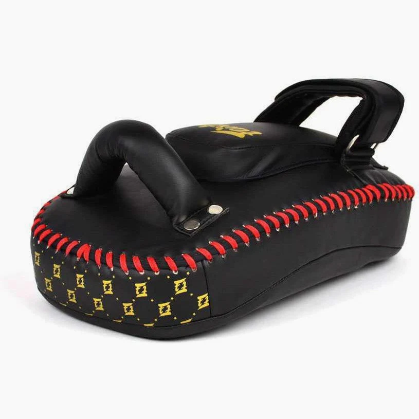 Pao Fairtex Microfibra Curvada Pequeña KPLC6 Negro-oro  - Image 5