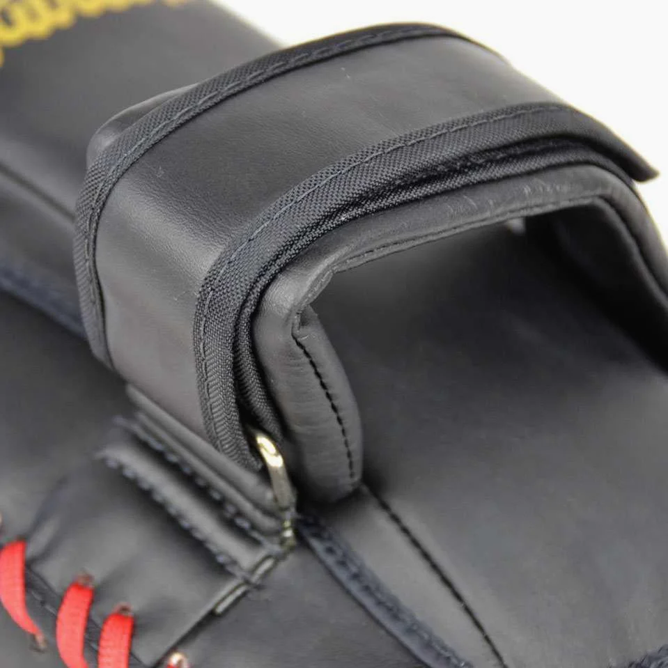 Pao Fairtex Microfibra Curvada Pequeña KPLC6 Negro-oro  - Image 8