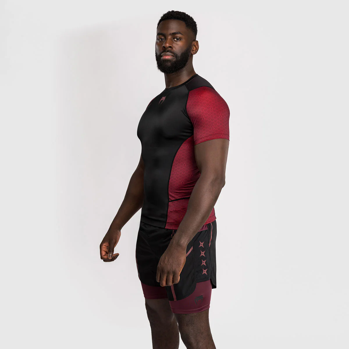 Rashguard Venum Assassin's Creed Shadows mangas cortas Rojo-negro - Image 4