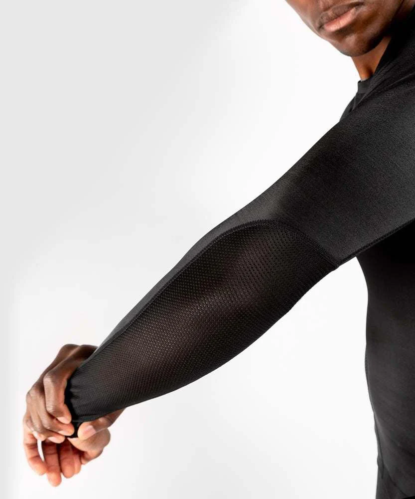 Rashguard Venum G-Fit Negro-oro mangas largas - Image 4