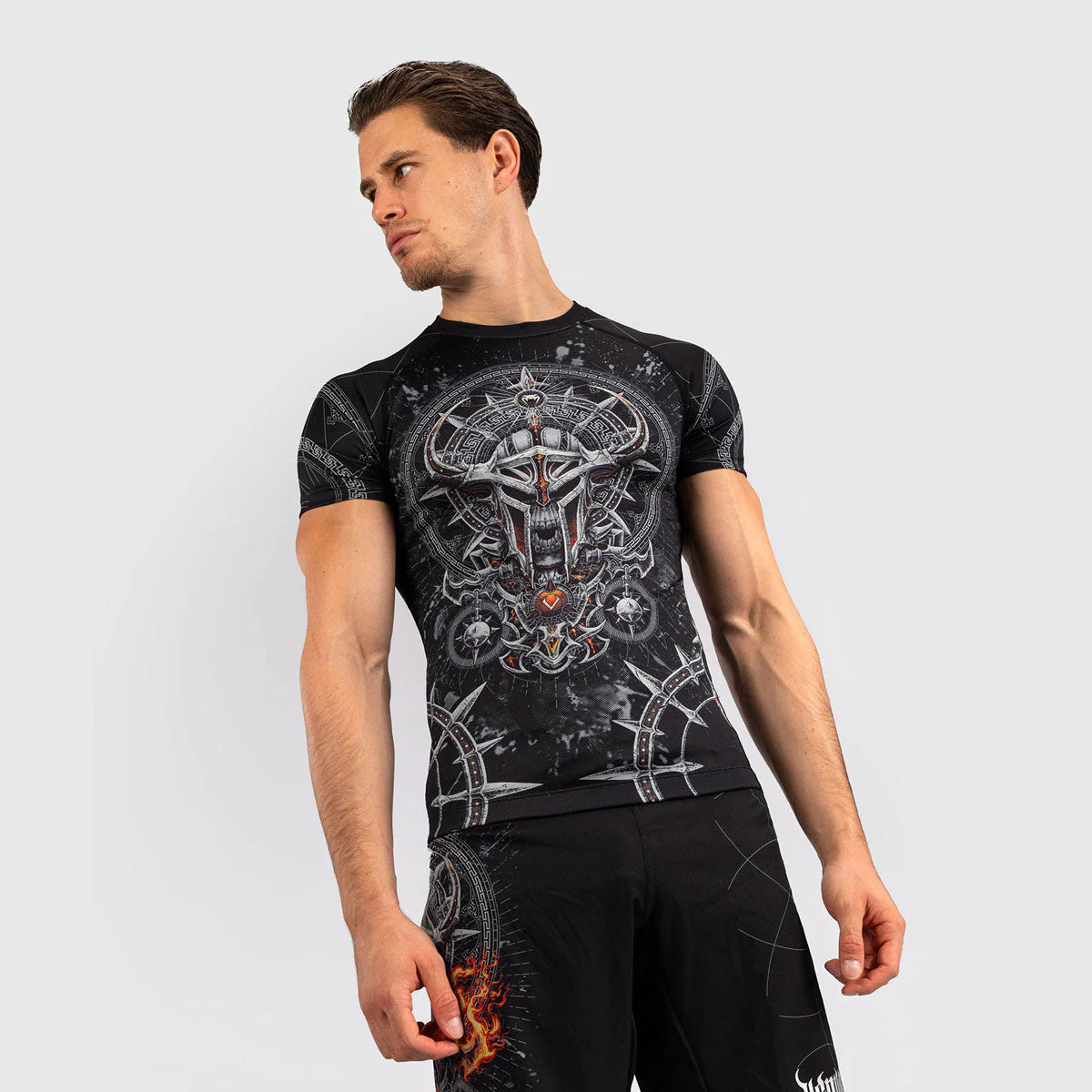 Rashguard Venum Gladiator 5.0 mangas cortas Negro-Plata - Image 2