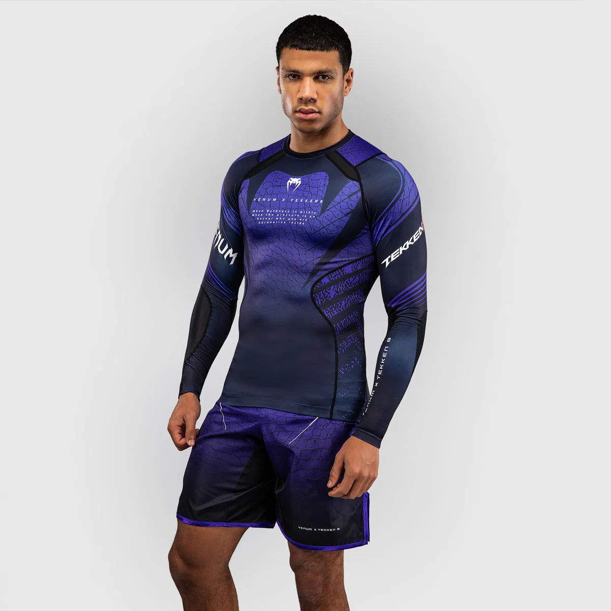Rashguard Venum Tekken 8 Kazuya mangas largas Negro-violeta  - Image 3