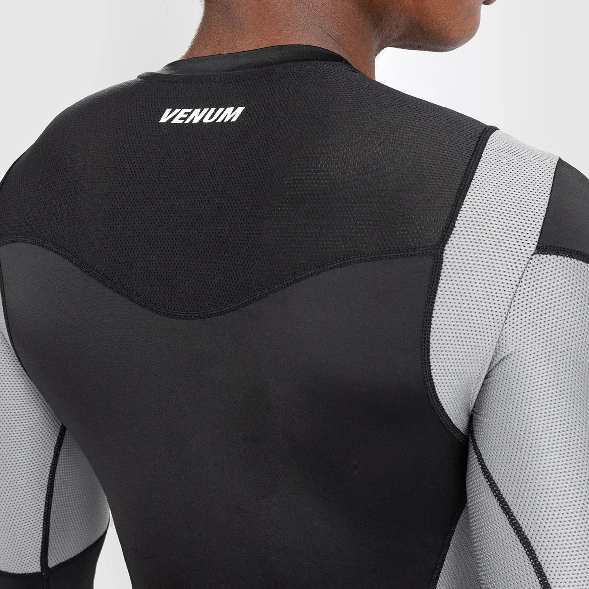 Rashguard Venum Tempest mangas largas Negro  - Image 5