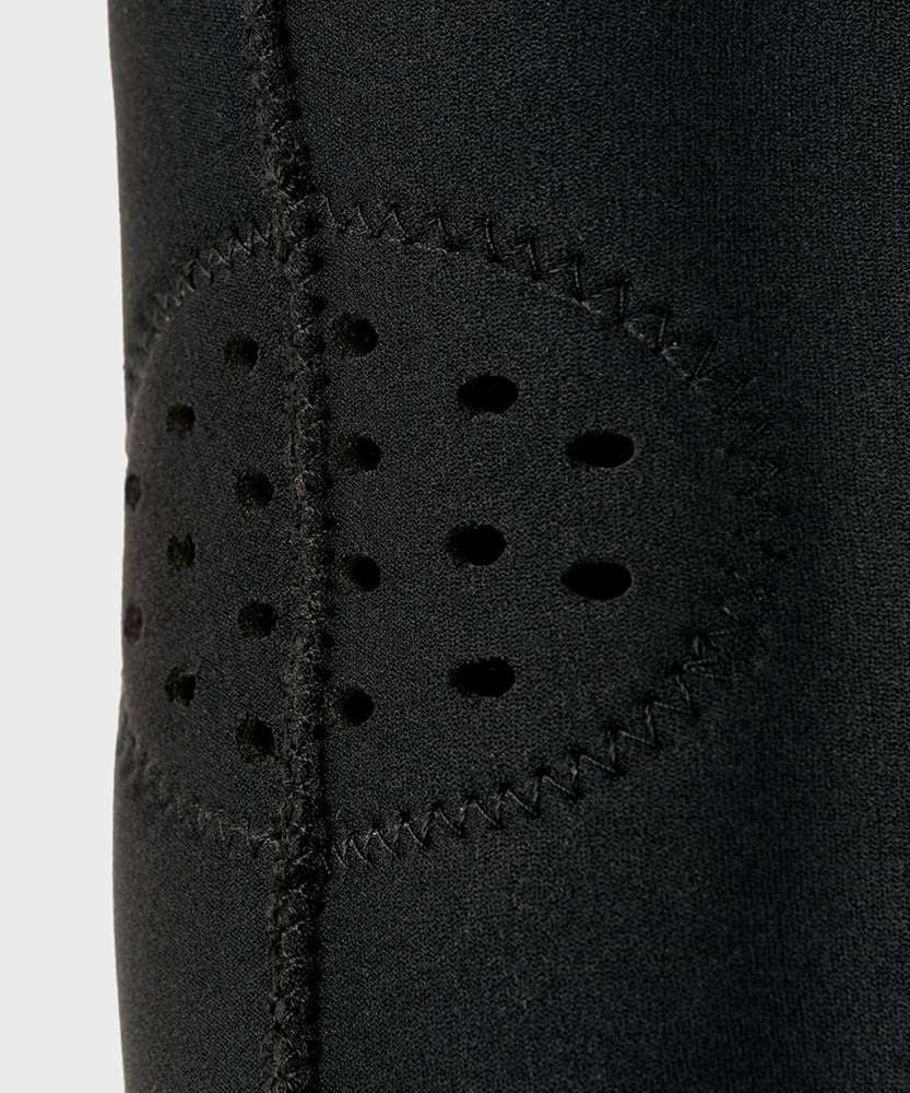 Rodilleras Venum Kontact Negro-oro  - Image 4